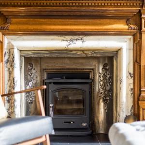 Luxury Wood panelled West End GF Flat