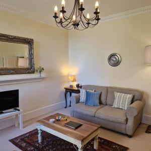 JOIVY Gorgeous Georgian Flat in New Town