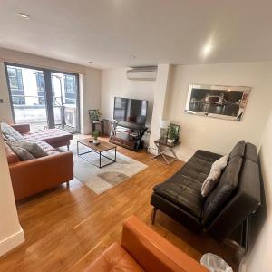 Top Floor 3Bed3Bath Apartment Bayswater Hyde Park with private terrace