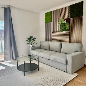 FeWo-Palmtrees 4 - Große moderne 2 Zimmerwohnung mit Süd-West Balkon in Gladbeck-Mitte Nähe Movie Park und Arena AufSchalke