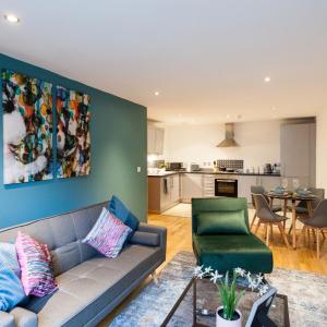 City Stay Apartment by Chalefor Living