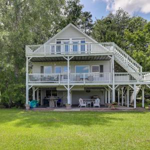 Spacious Riverfront Cottage with Dock in Green Pond!
