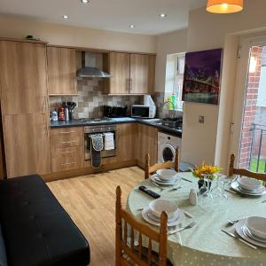 Modern, Sleeps 10, Parking, Etihad, CoOp Live, Park, Manchester