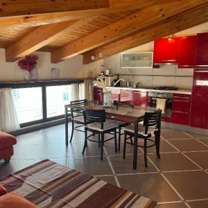 Comfortable attic apt with parking space in Chiavari Italy