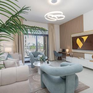 Vogue Madinat Jumeirah Living with Pool View