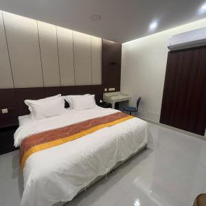 Leanitai luxury 1-BR Apartment-203 at Qatif
