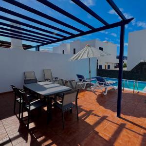 Papagayo House