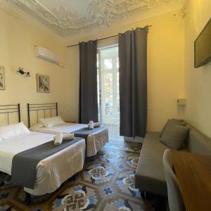 Hostal Balmes Centro