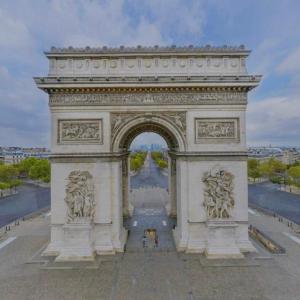 studio Champs Elysees