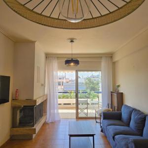 Spacious 3BR Apt with Large Balcony Near Metro & ACS