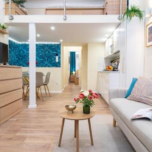 Amethyst Apartments - Brody