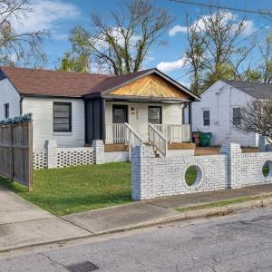 Modern Close to Downtown Nashville 3 Bed Home 30 or more Days by SkyRun Nashville