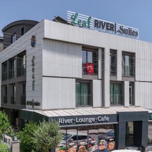 Leaf River Suites