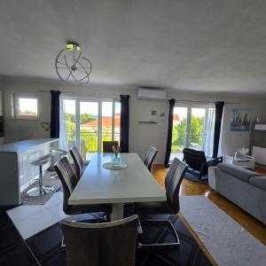 Apartment Frane