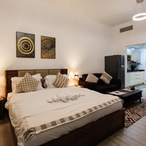 Modern Studio Fully Furnished Oxford Residence