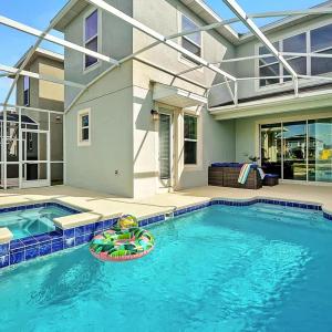 Serene Green Villa- Your Perfect Getaway Near All The Fun