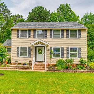 3 Mi to Dtwn Cary Family Home with Deck!