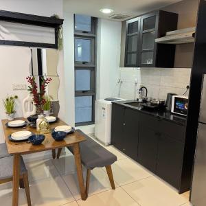 The Robertson R22 Jalan Alor Petaling Street Bukit Bintang KL 3R2B 8Pax