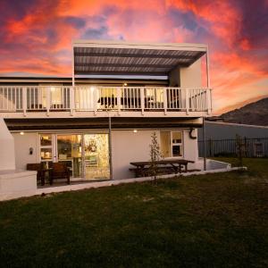 Beautiful family beach cottage!