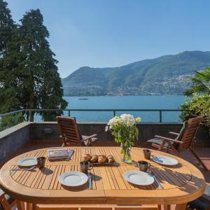 Front Lake Apartment with private Funicular by Rent All Como