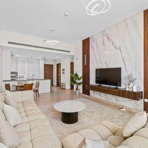 Luxury Canal View-2BR Maid's Room in CF 2, Al Wasl