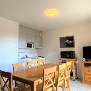 Chalet mitoyen 3 pièces 7 personnes avec piscine et sauna - Résidence Les Flocons du Soleil - FR-1-504-56