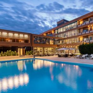 Sky Blue Hotel & Spa