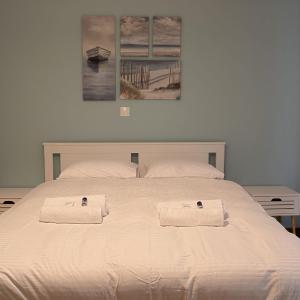 Bright TopFloor Apt with Terrace in Athens