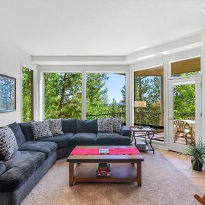 Frosty Summit Condo at Mount Bachelor Village Resort with Pool and Hot Tub
