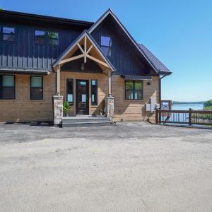 Velvet Monkey Retreat