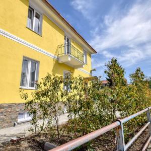 Nice Apartment In Chiavari With Wifi