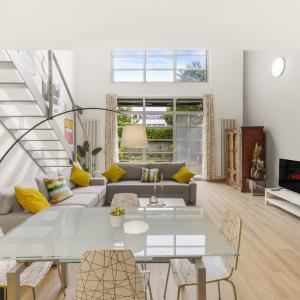 Design Loft Milano Turro con garage e giardino privati