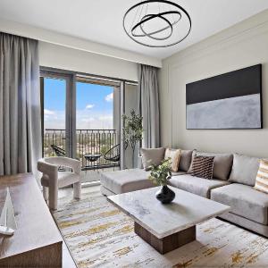 Silkhaus luxurious 1BDR in new tower with pool & gym