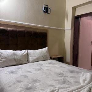 The Queens Hotel