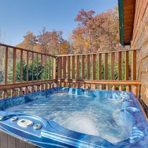 Mountain Mist Lodge by Venture Smoky Mountains