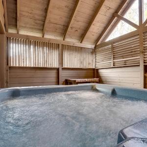 Ponderosa by Venture Smoky Mountains