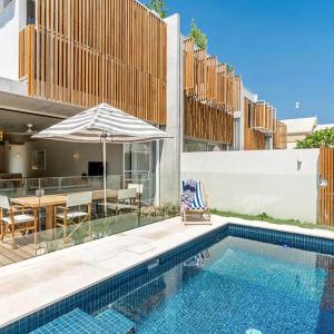 Driftwood Three - Villa With Pool Clarks Beach