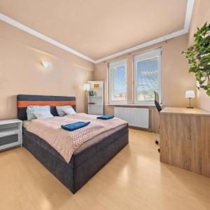 Big 4-room SPACIOUS apartment