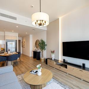 Downtown Luxury 2BR ,5 min walk to Burj Khalifa and Dubai Mall