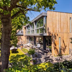 Villa Red Cedar