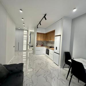 A&M Apartments White - New Building