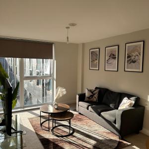 Modern 2 BD - Central MCR - Terrace - Free Parking