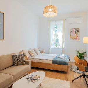 Business and Pleasure Apartment with Air Condition