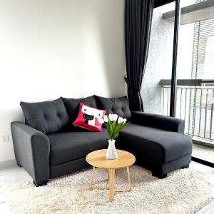 Joan's Hideout Sky Trees Serviced Apartment 4 pax JB Aeon Bukit Indah