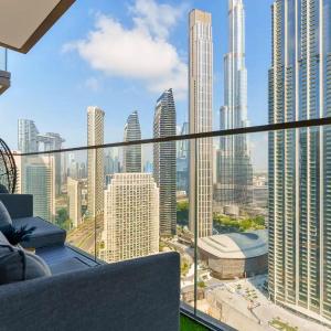 Jaw Dropping Burj Khalifa view 3 min to Dubai mall