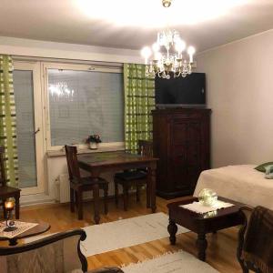 Quiet flat close to the mall and the metro