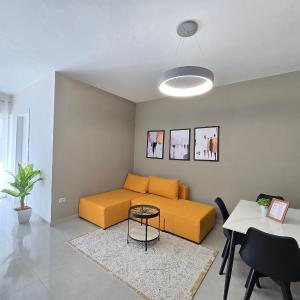 Modern City Center Apartment