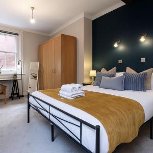 Central 1-Bed Near The Station - Private Parking - Fast Wifi