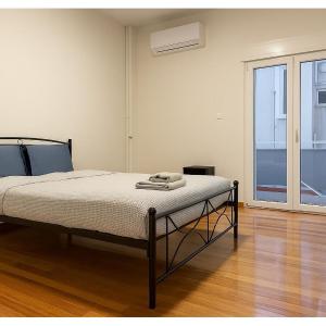 Spacious 2-Bedroom City Center Apartment with Free Easy Parking