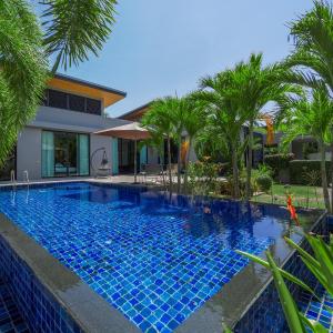 Villa Fam with Private Pool Near Nai Harn Beach